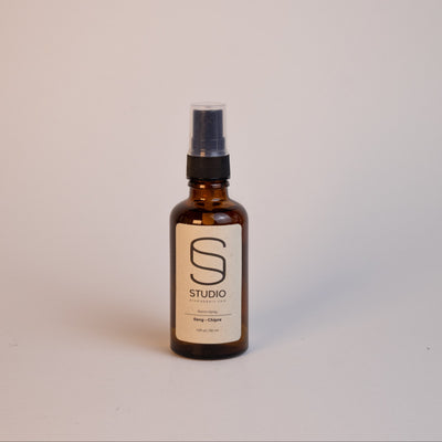 Room spray Studio Ilang Chipre presentación 50ml en frasco ámbar artesanal