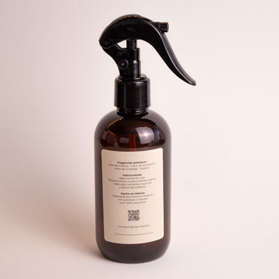 Aromatizante para hogar Studio aroma Ilang Chipre en frasco de vidrio ámbar 250ml